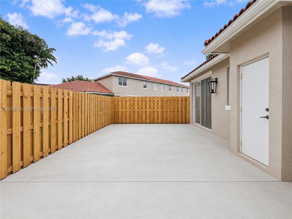 For Sale: $399,999 (3 beds, 2 baths, 1235 Square Feet)