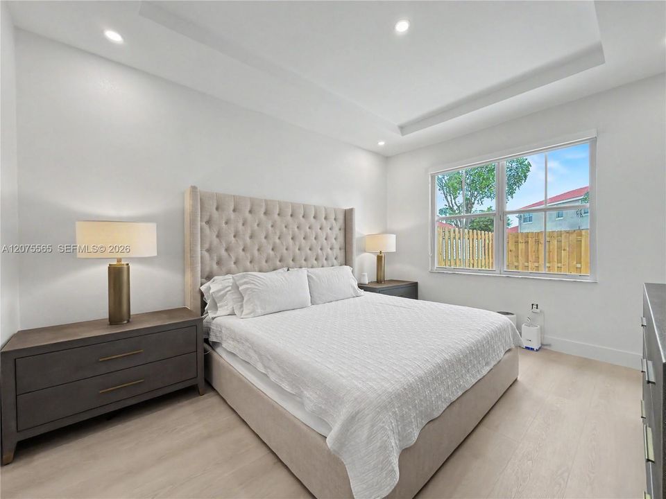 For Sale: $399,999 (3 beds, 2 baths, 1235 Square Feet)