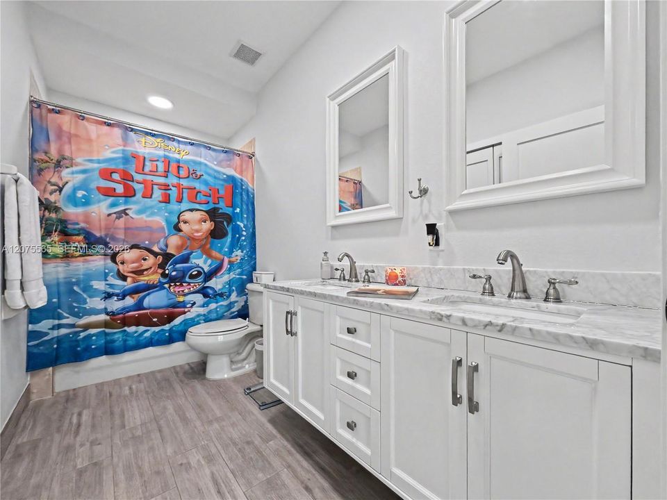 For Sale: $399,999 (3 beds, 2 baths, 1235 Square Feet)