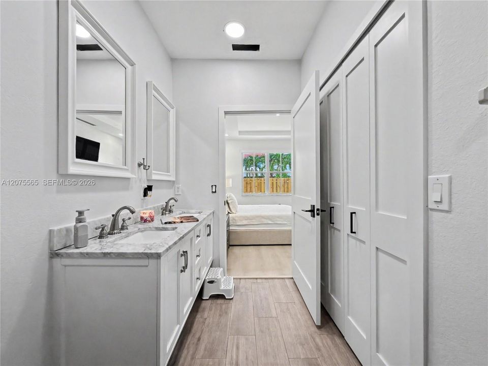 For Sale: $399,999 (3 beds, 2 baths, 1235 Square Feet)