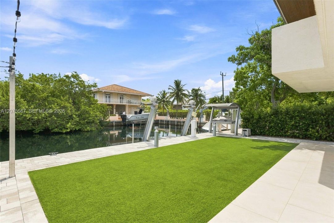 For Rent: $15,000 (3 beds, 4 baths, 1700 Square Feet)