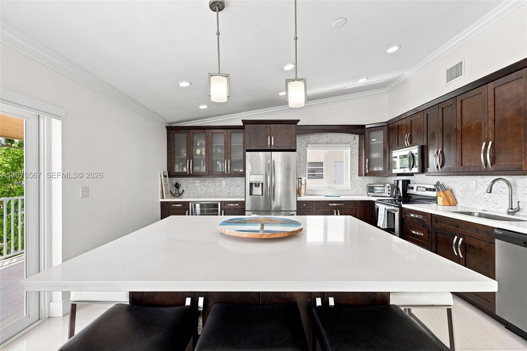 For Rent: $15,000 (3 beds, 4 baths, 1700 Square Feet)