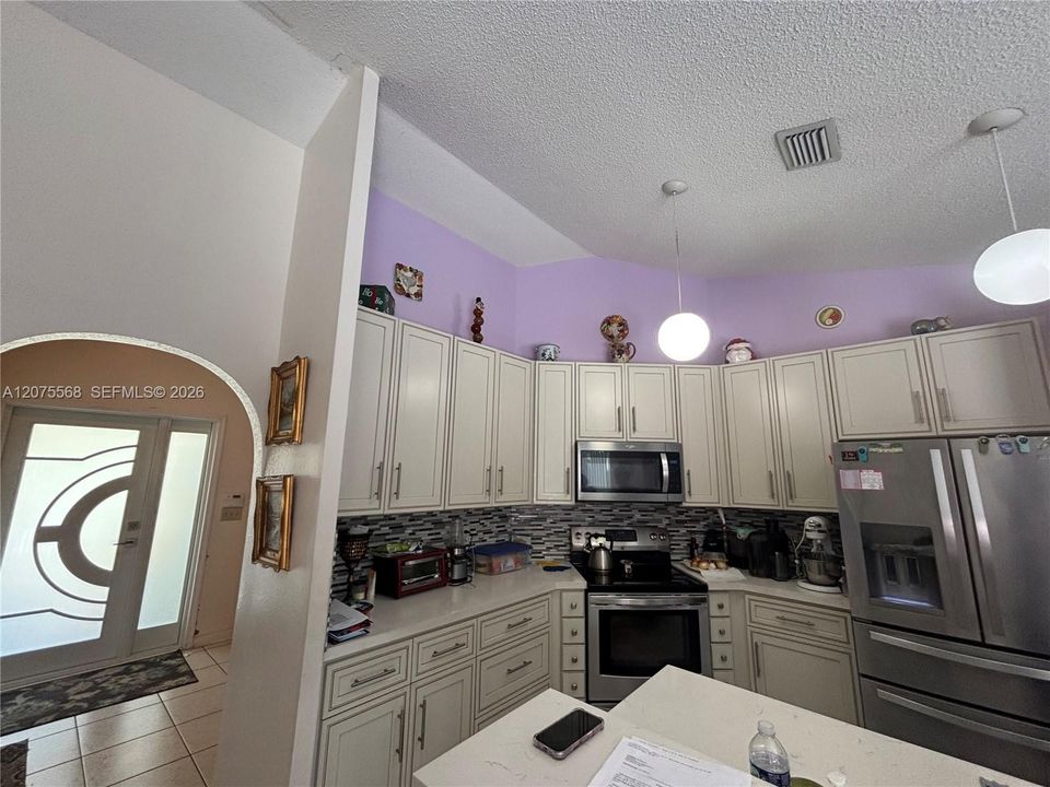 На продажу: $550,000 (3 спален, 2 ванн, 1616 Квадратных фут)