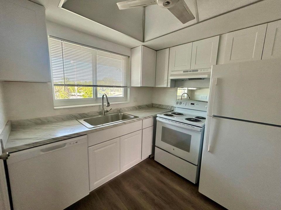 6- 331 Tequesta Dr 216