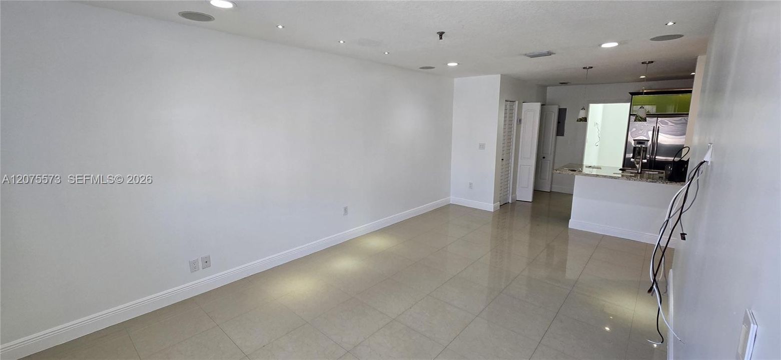 For Rent: $2,600 (3 beds, 2 baths, 1084 Square Feet)