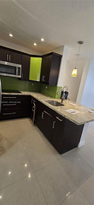 For Rent: $2,600 (3 beds, 2 baths, 1084 Square Feet)