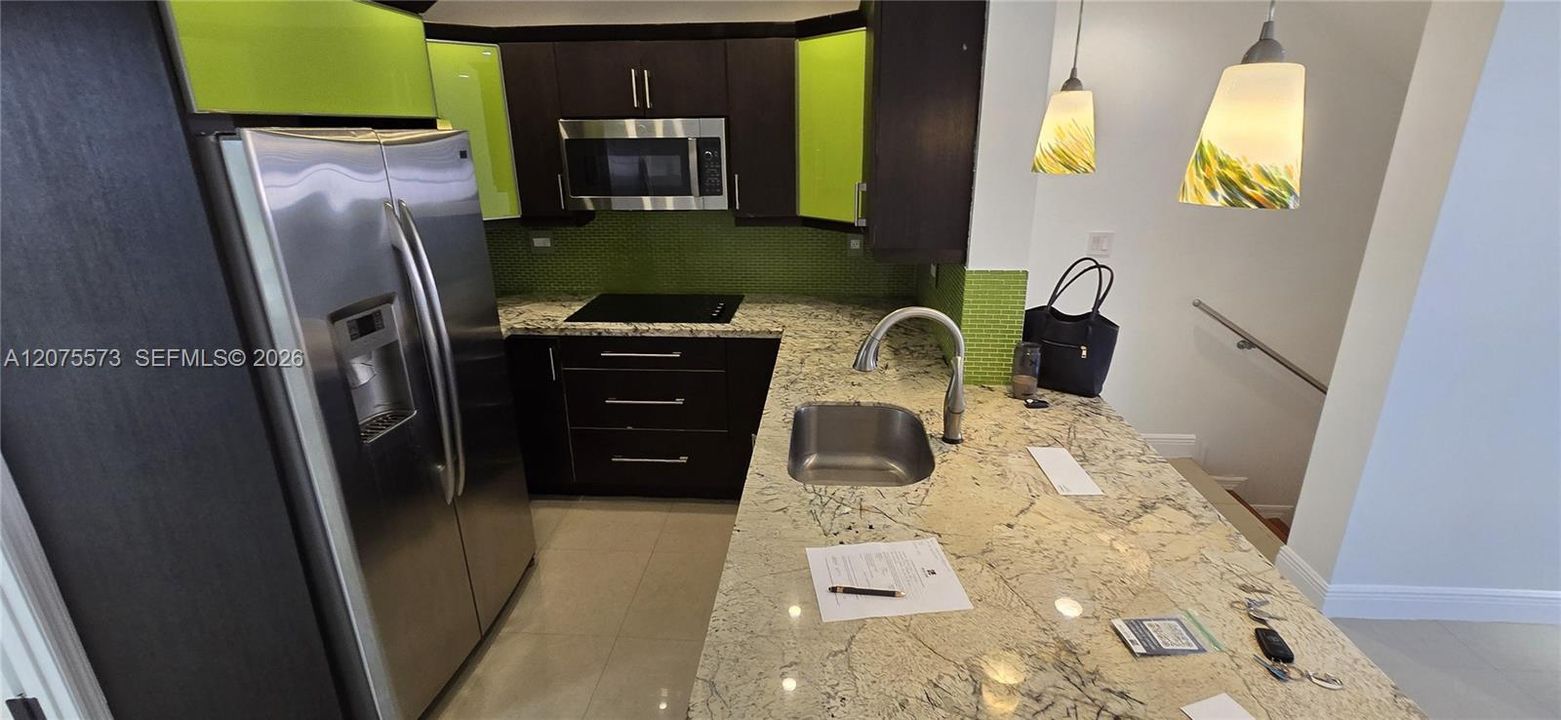 For Rent: $2,600 (3 beds, 2 baths, 1084 Square Feet)