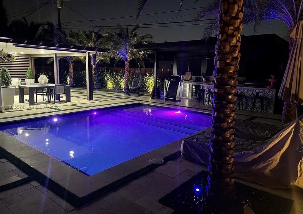 На продажу: $824,999 (3 спален, 2 ванн, 1360 Квадратных фут)