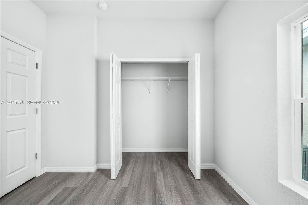 For Rent: $1,700 (3 beds, 2 baths, 1330 Square Feet)