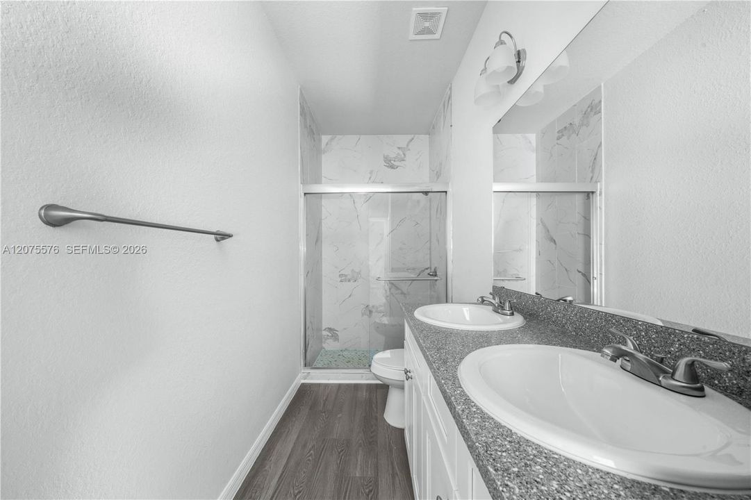 For Rent: $1,700 (3 beds, 2 baths, 1330 Square Feet)