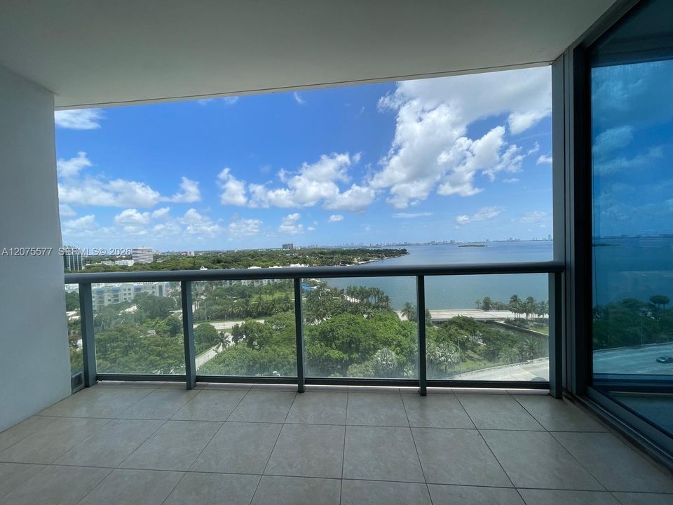 For Rent: $4,500 (2 beds, 2 baths, 1158 Square Feet)