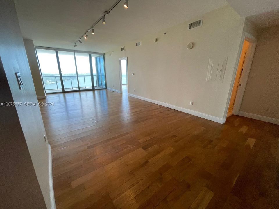 For Rent: $4,500 (2 beds, 2 baths, 1158 Square Feet)