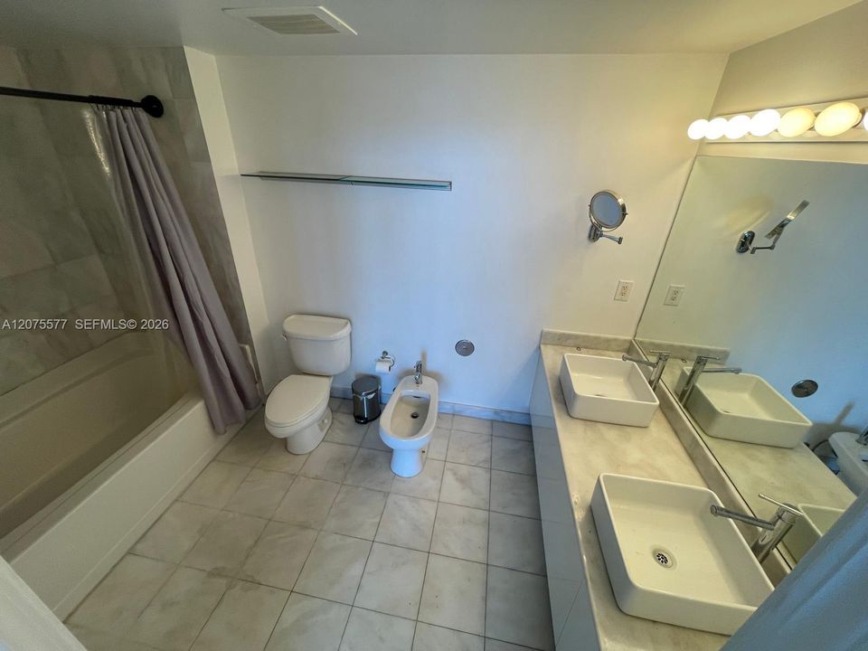 For Rent: $4,500 (2 beds, 2 baths, 1158 Square Feet)