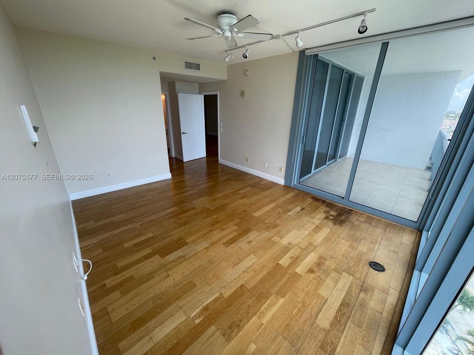 For Rent: $4,500 (2 beds, 2 baths, 1158 Square Feet)