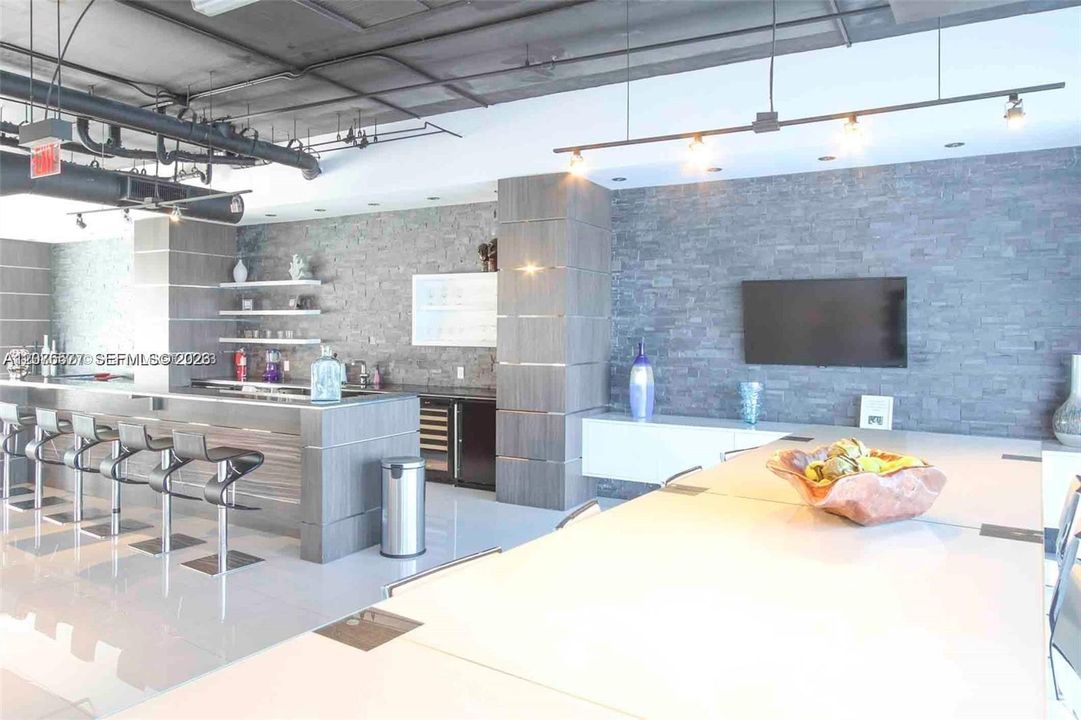 For Rent: $4,500 (2 beds, 2 baths, 1158 Square Feet)
