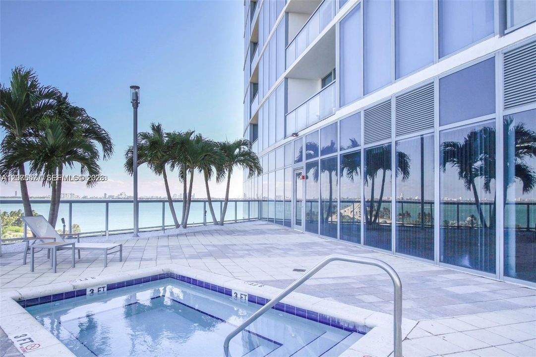 For Rent: $4,500 (2 beds, 2 baths, 1158 Square Feet)