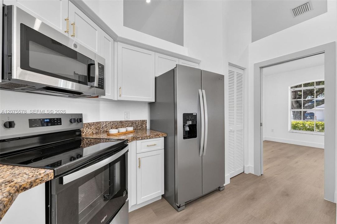 На продажу: $639,900 (3 спален, 2 ванн, 1630 Квадратных фут)