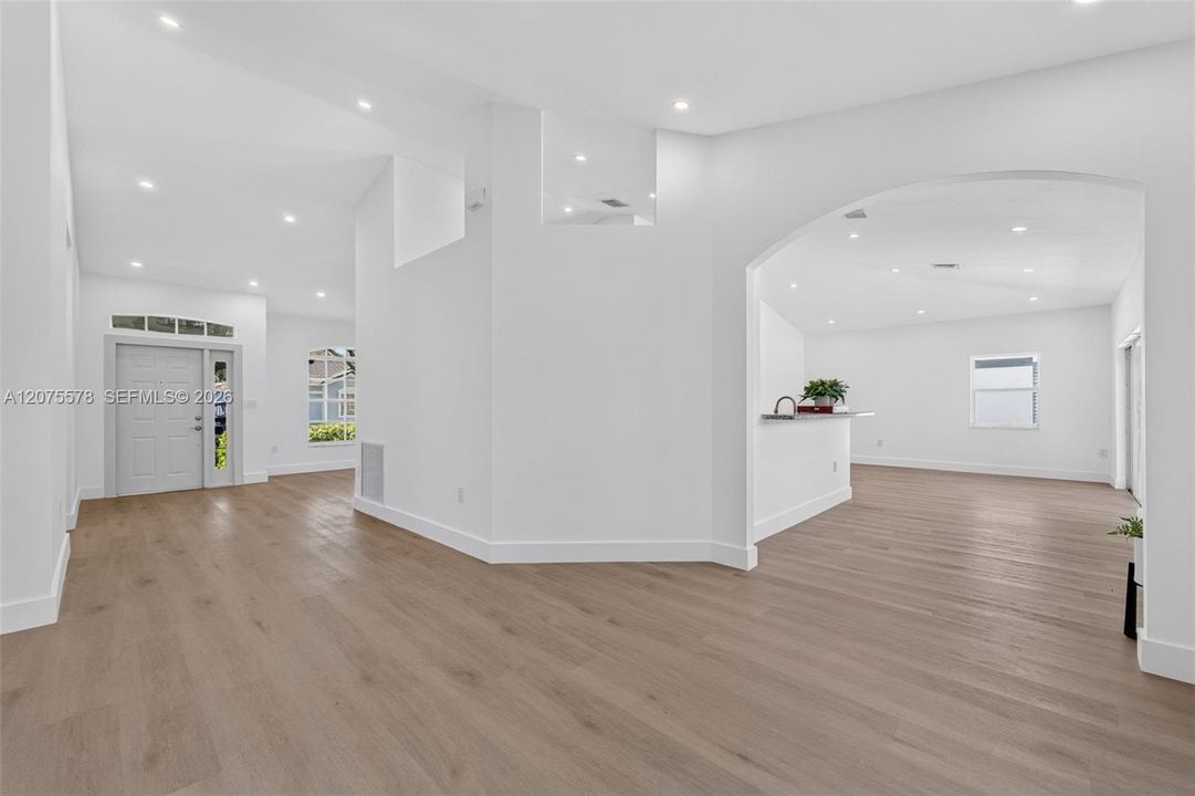 На продажу: $639,900 (3 спален, 2 ванн, 1630 Квадратных фут)