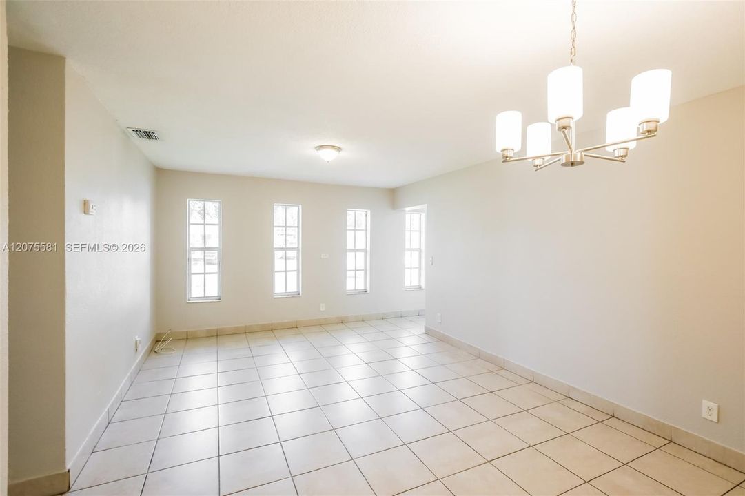For Rent: $2,800 (4 beds, 2 baths, 1544 Square Feet)