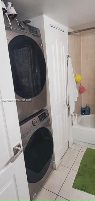 На продажу: $224,800 (2 спален, 2 ванн, 1074 Квадратных фут)