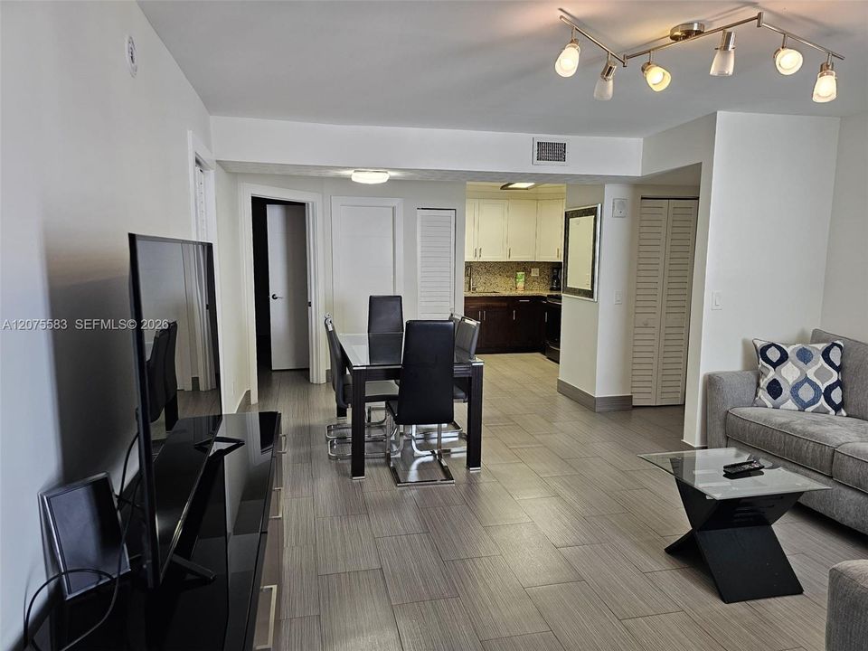 For Rent: $3,200 (2 beds, 2 baths, 850 Square Feet)