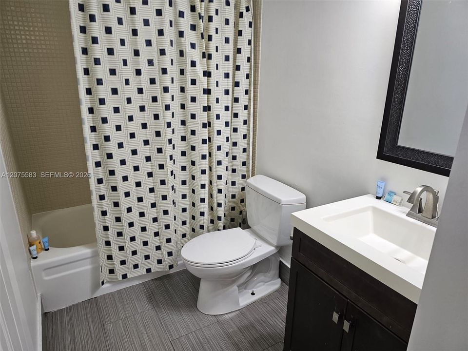 For Rent: $3,200 (2 beds, 2 baths, 850 Square Feet)