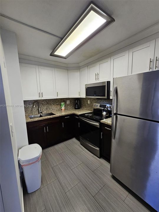 For Rent: $3,200 (2 beds, 2 baths, 850 Square Feet)