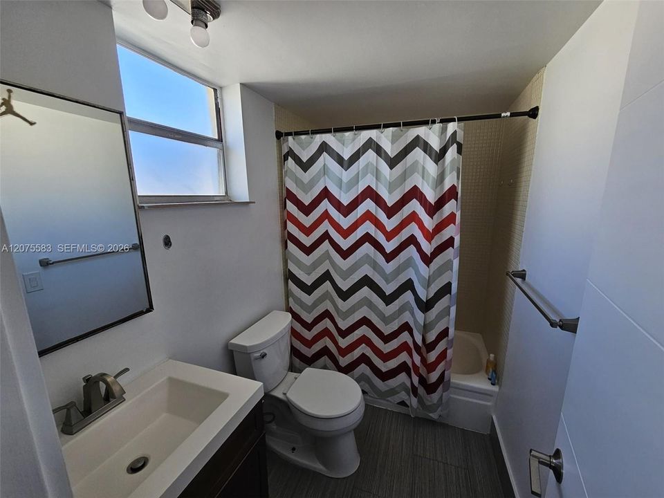For Rent: $3,200 (2 beds, 2 baths, 850 Square Feet)