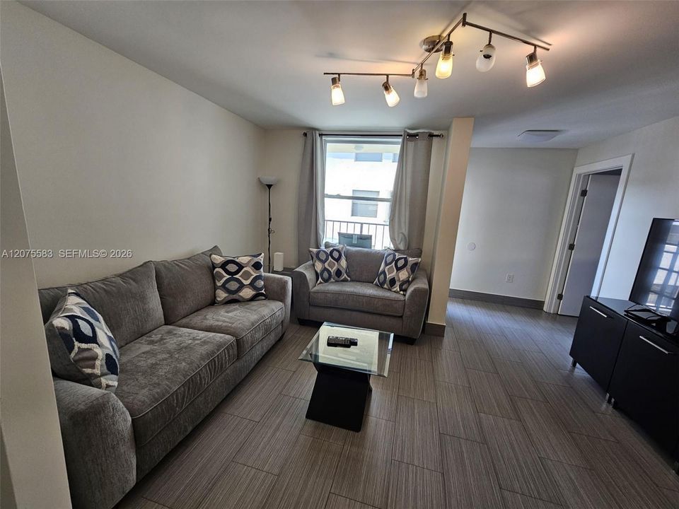 For Rent: $3,200 (2 beds, 2 baths, 850 Square Feet)