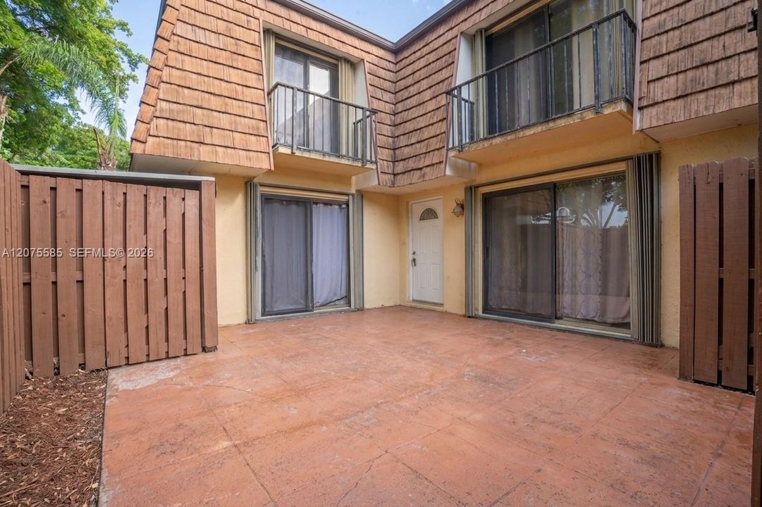 На продажу: $325,000 (3 спален, 3 ванн, 1488 Квадратных фут)