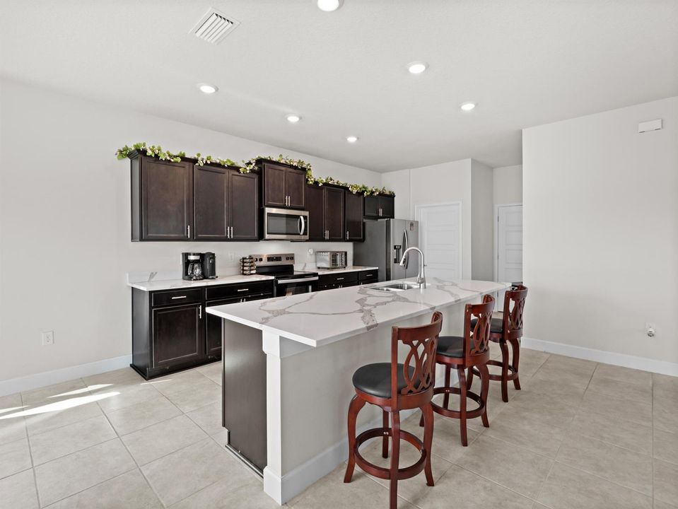 13_1217 soleway ave_13