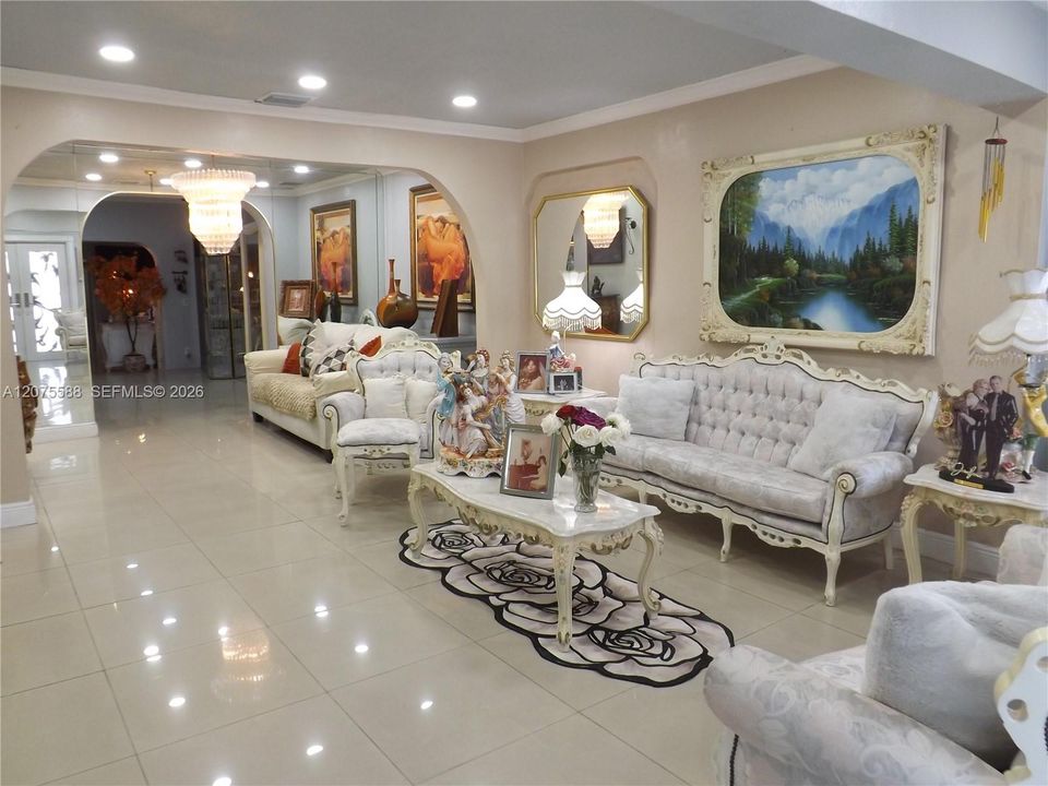 En Venta: $1,200,000 (6 camas, 6 baños, 3202 Pies cuadrados)