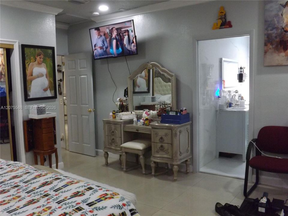 En Venta: $1,200,000 (6 camas, 6 baños, 3202 Pies cuadrados)