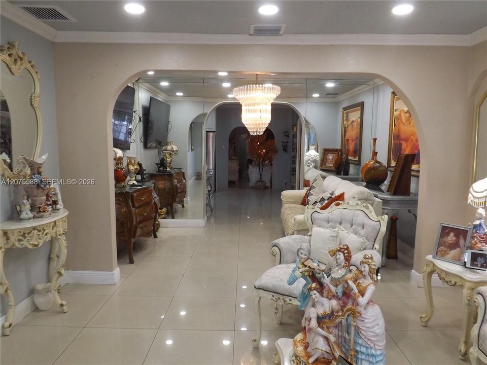 En Venta: $1,200,000 (6 camas, 6 baños, 3202 Pies cuadrados)