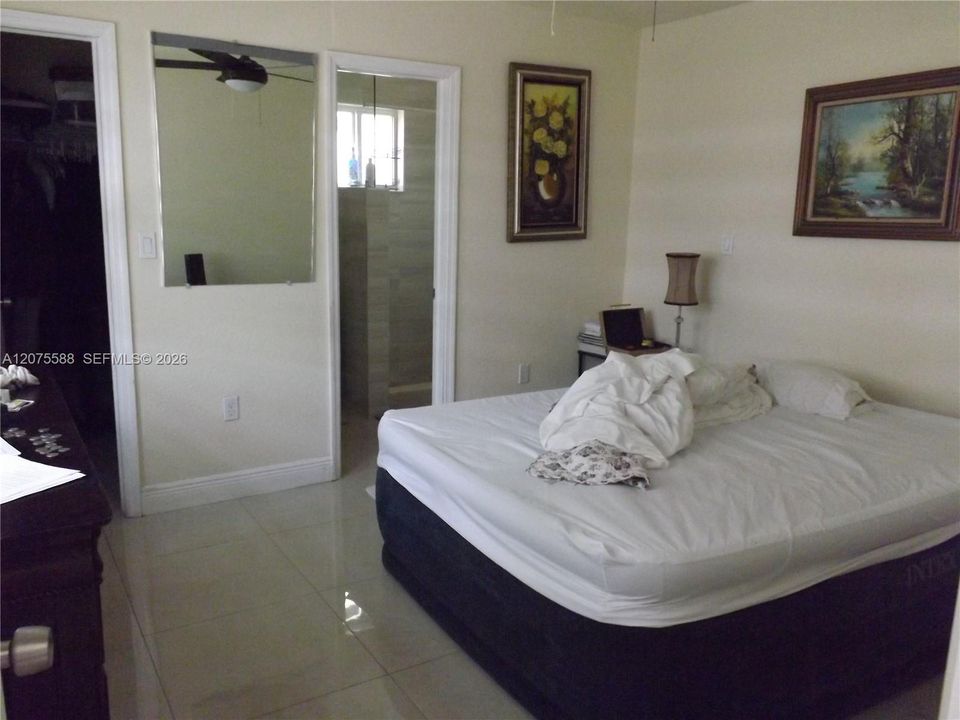 En Venta: $1,200,000 (6 camas, 6 baños, 3202 Pies cuadrados)