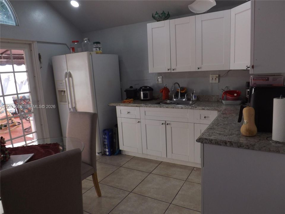En Venta: $1,200,000 (6 camas, 6 baños, 3202 Pies cuadrados)