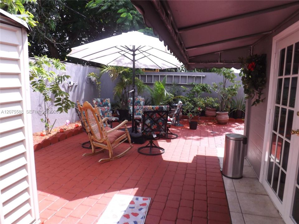 En Venta: $1,200,000 (6 camas, 6 baños, 3202 Pies cuadrados)