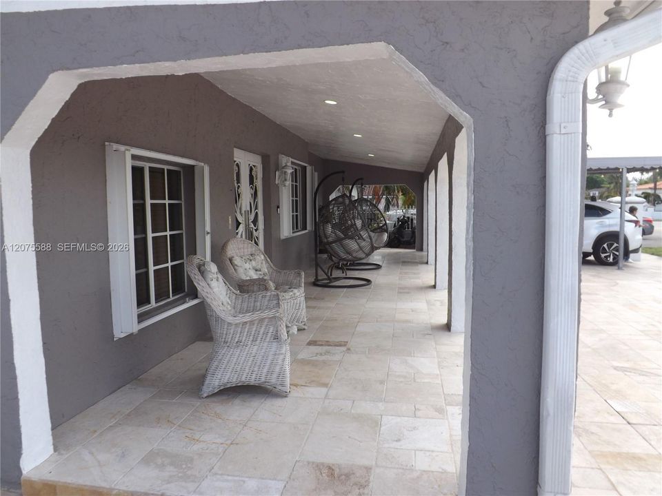 En Venta: $1,200,000 (6 camas, 6 baños, 3202 Pies cuadrados)