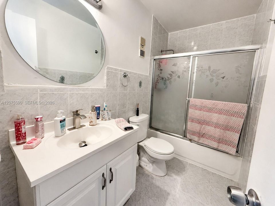 В аренду: $3,200 (3 спален, 3 ванн, 1641 Квадратных фут)