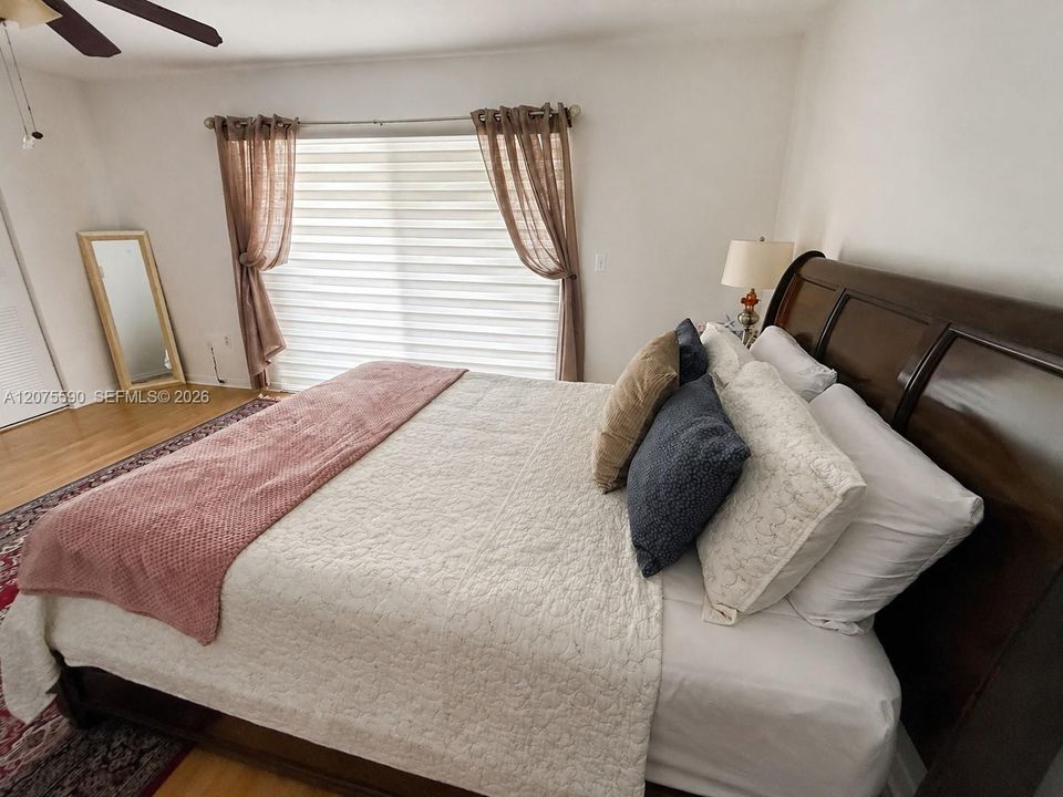 В аренду: $3,200 (3 спален, 3 ванн, 1641 Квадратных фут)