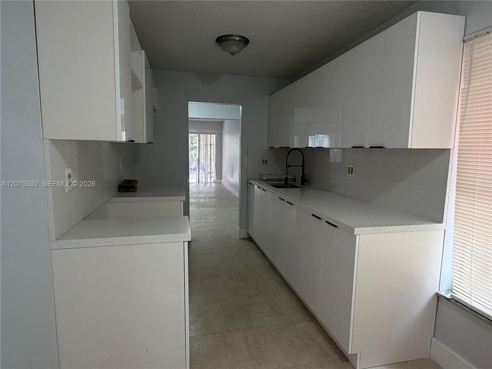 En Renta: $3,000 (3 camas, 2 baños, 2000 Pies cuadrados)