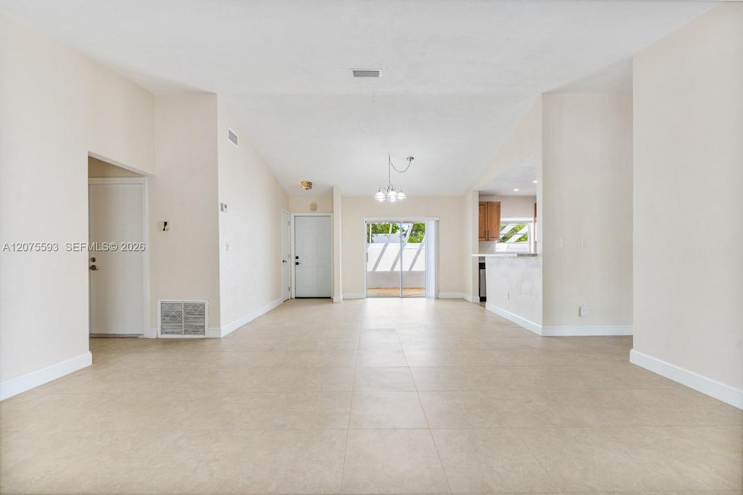 Living Room/Dining Area