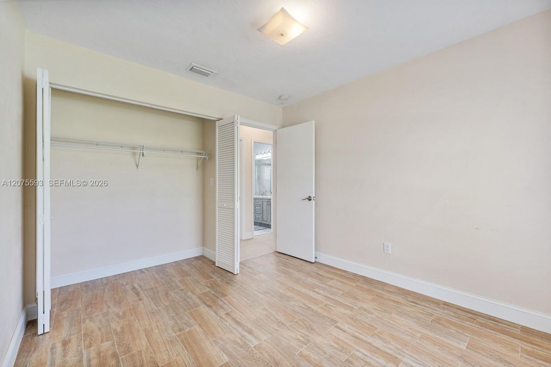 В аренду: $5,200 (4 спален, 2 ванн, 1752 Квадратных фут)