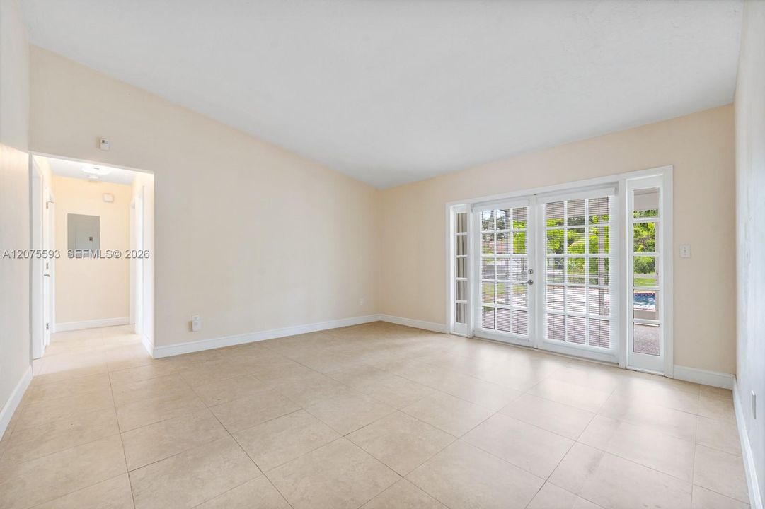 В аренду: $5,200 (4 спален, 2 ванн, 1752 Квадратных фут)