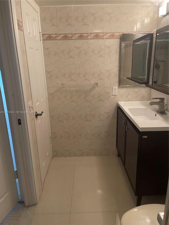 Activo con contrato: $629,900 (3 camas, 2 baños, 1840 Pies cuadrados)