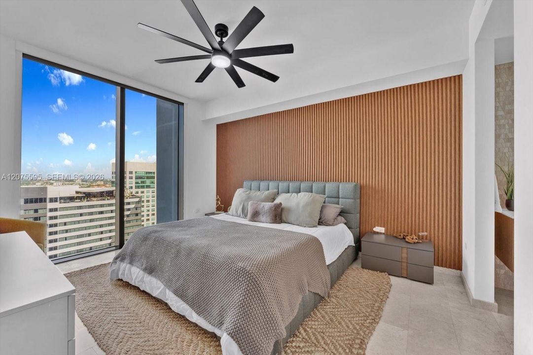 En Venta: $1,099,000 (2 camas, 2 baños, 1400 Pies cuadrados)