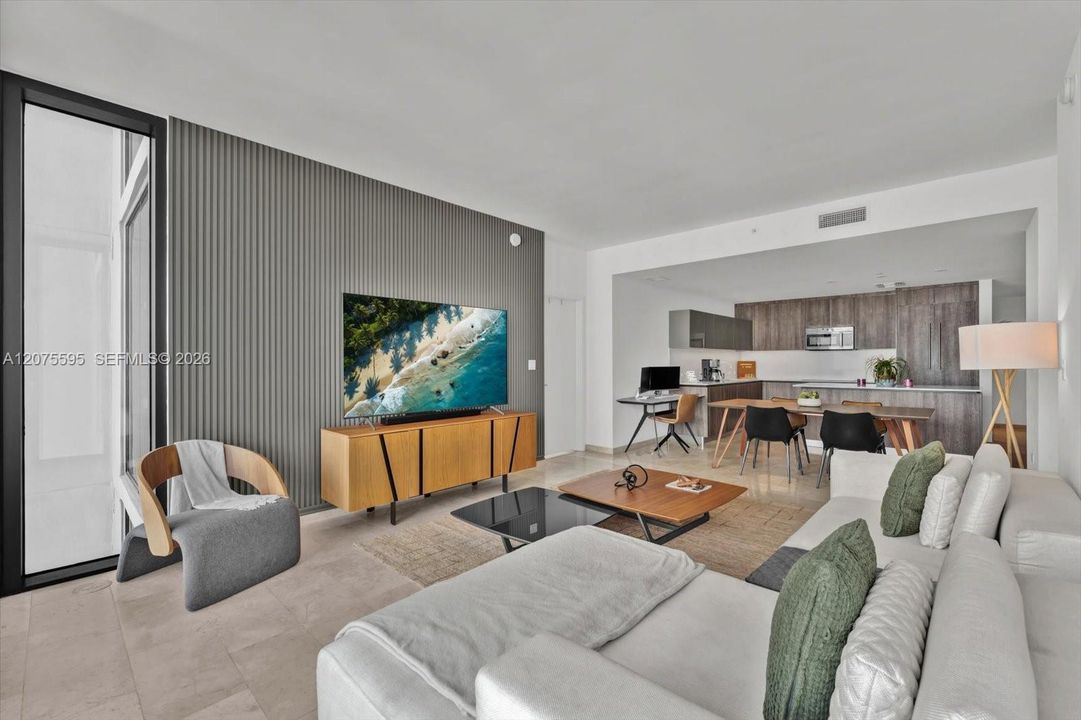 En Venta: $1,099,000 (2 camas, 2 baños, 1400 Pies cuadrados)