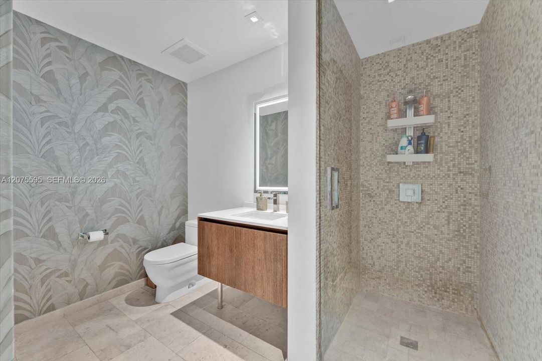 En Venta: $1,099,000 (2 camas, 2 baños, 1400 Pies cuadrados)