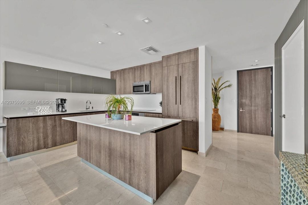 En Venta: $1,099,000 (2 camas, 2 baños, 1400 Pies cuadrados)