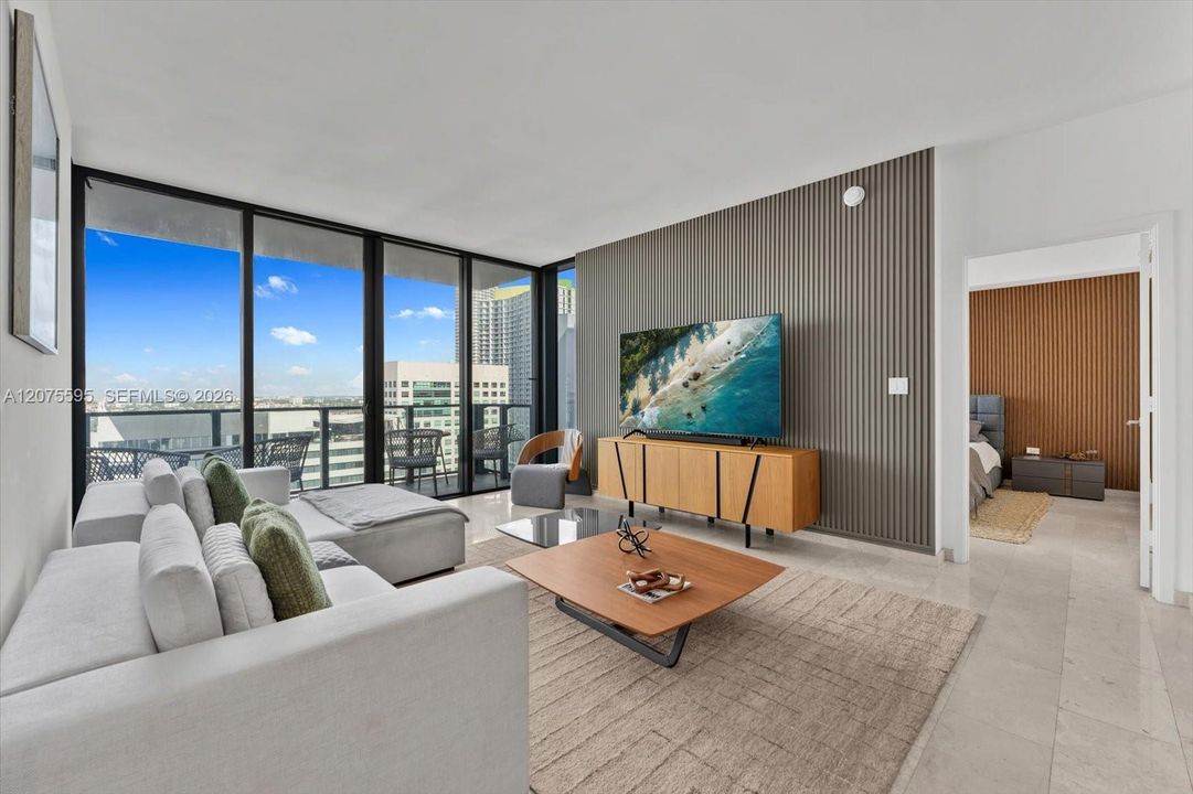 En Venta: $1,099,000 (2 camas, 2 baños, 1400 Pies cuadrados)